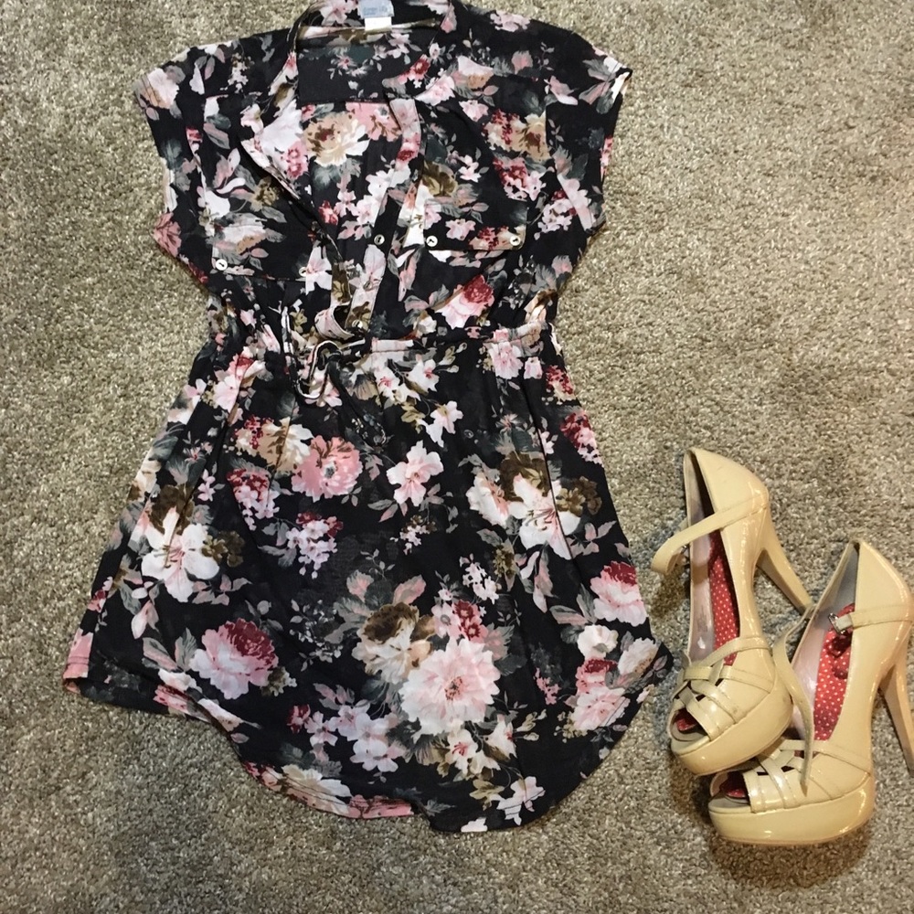 Maternity tie waste flowery shirt